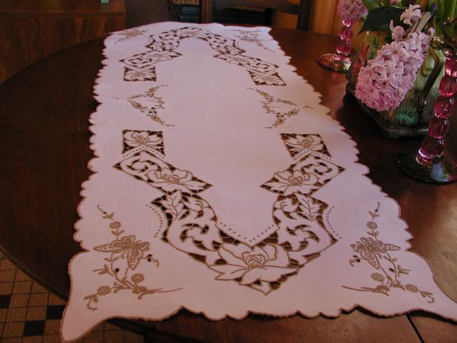 Breathtaking Madeira Table runner 1930