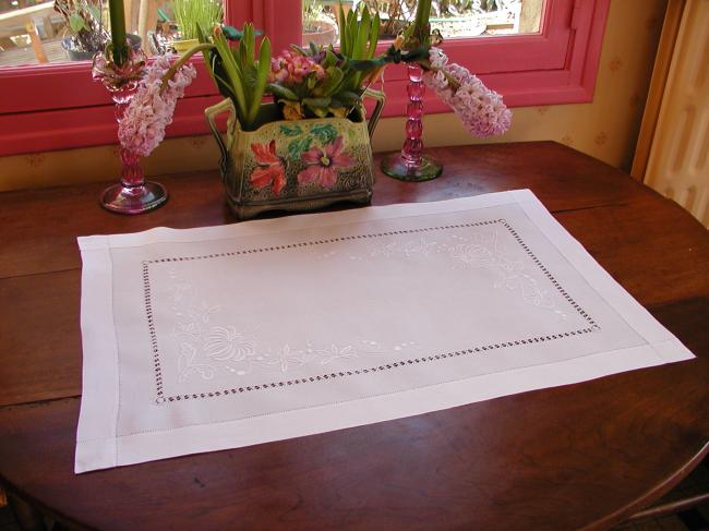 Amazing table centre or sideboard topper with silk embroidered honeysuckle