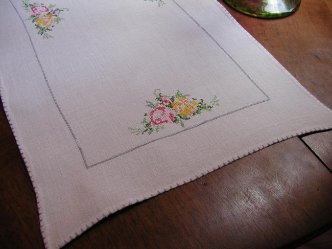 So pretty cross stitches table runner with roses