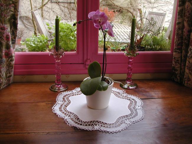 Lovely table centre with insert of Malt cross and Cluny Lace