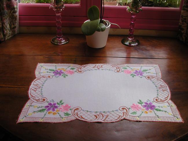 Very pretty hand embroidered floral table centre
