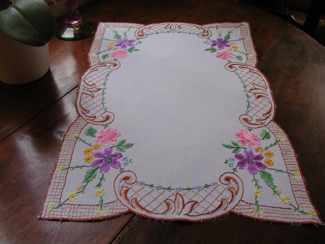 Very pretty hand embroidered floral table centre