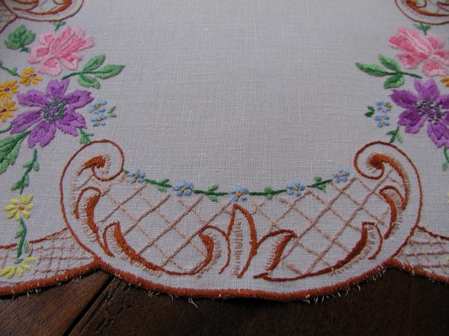 Very pretty hand embroidered floral table centre