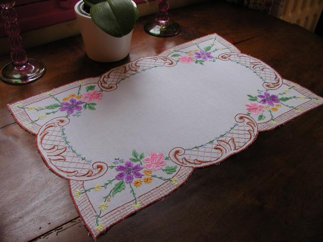 Very pretty hand embroidered floral table centre