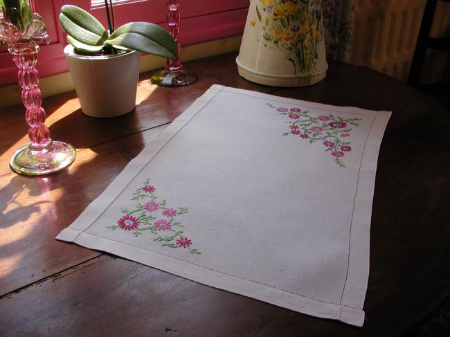 So pretty floral embroidered table centre